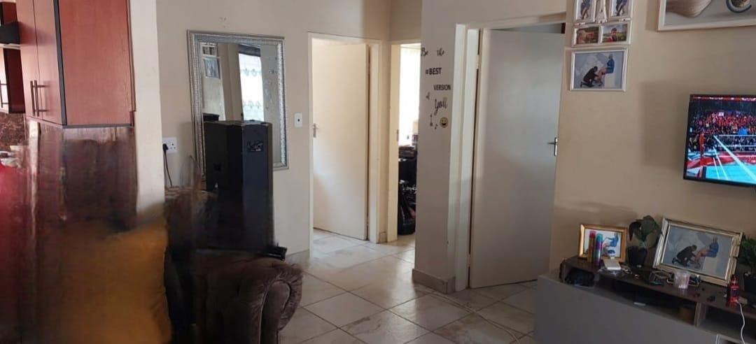 2 Bedroom Property for Sale in Waterkloof East North West